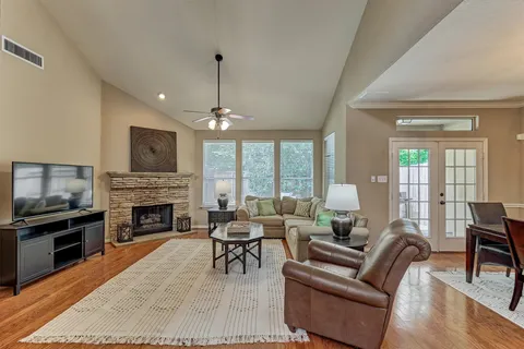 $3,500 | 15 Cobble Gate Place, The Woodlands, TX 77381