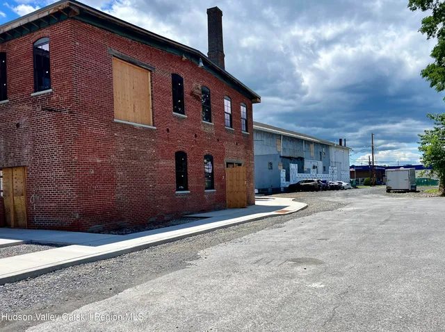 $1,250 | 104 Smith Avenue, Kingston, NY 12401