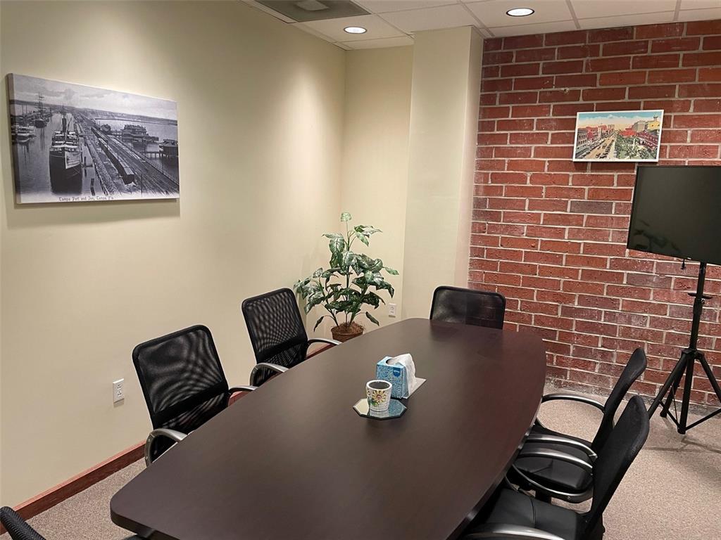 1925 East 2nd Avenue Tampa, FL 33605 - Photo 12 of 17 a view of a livingroom with furniture