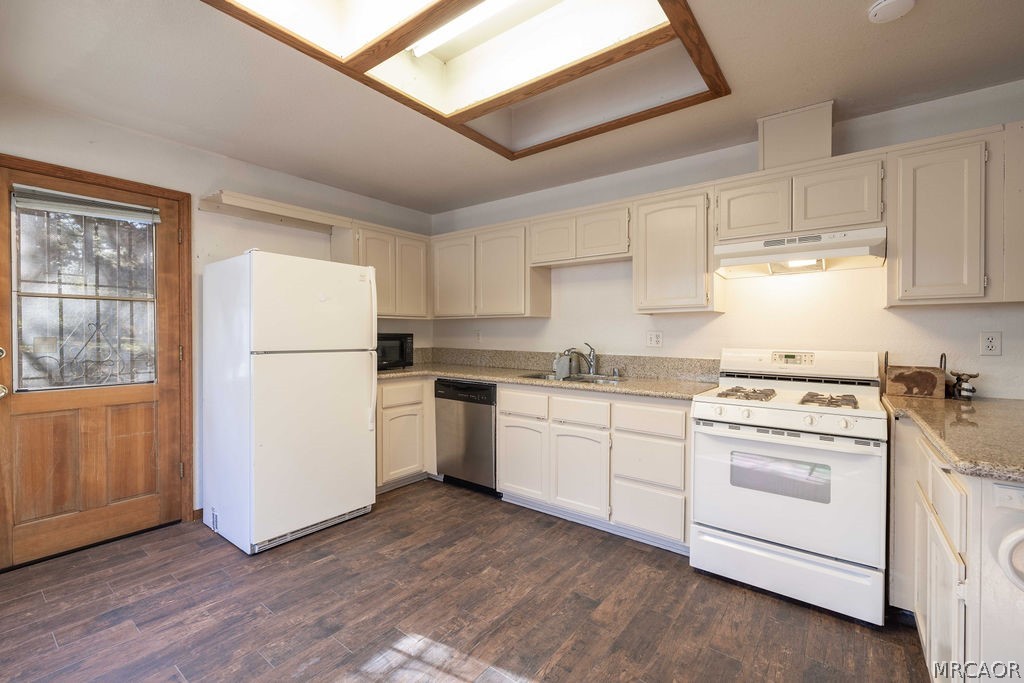 252 Riverside Avenue Sugarloaf, CA 92386 - Photo 9 of 29