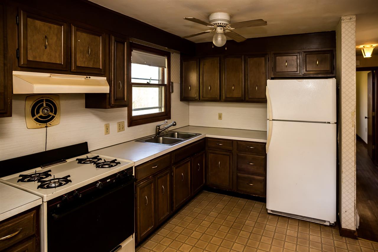 8 Manson Road Kittery, ME 03904 - Photo 4 of 23