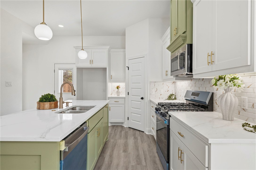 513 Hall Street Bryan, TX 77803 - Photo 3 of 15