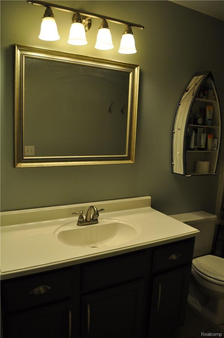 2995 Harding Street Pinckney, MI 48169 - Photo 13 of 13 13 Bathroom.JPG