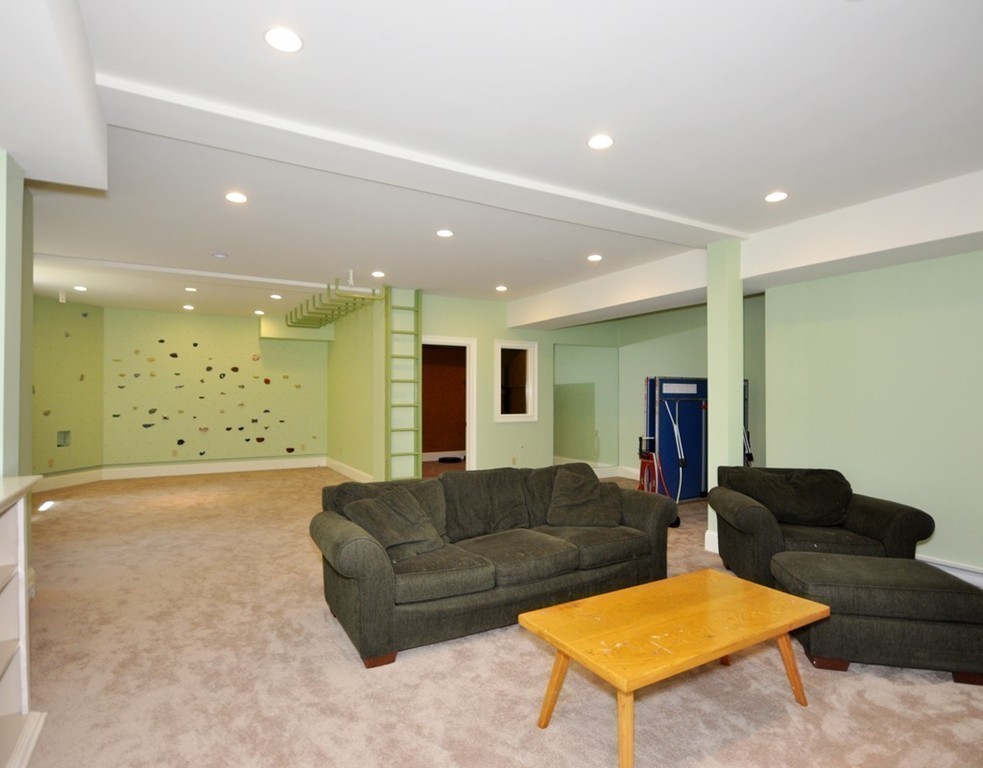 122 Upland Road Concord, MA 01742 - Photo 21 of 25 Gallery Image 21
