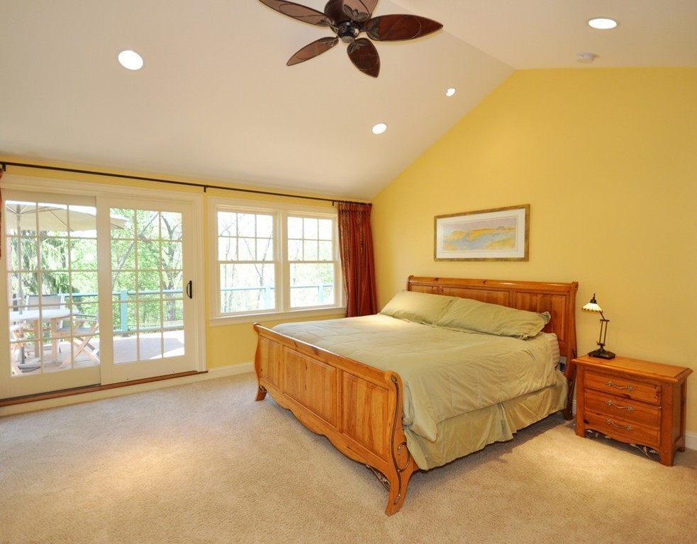 122 Upland Road Concord, MA 01742 - Photo 9 of 25 Gallery Image 9