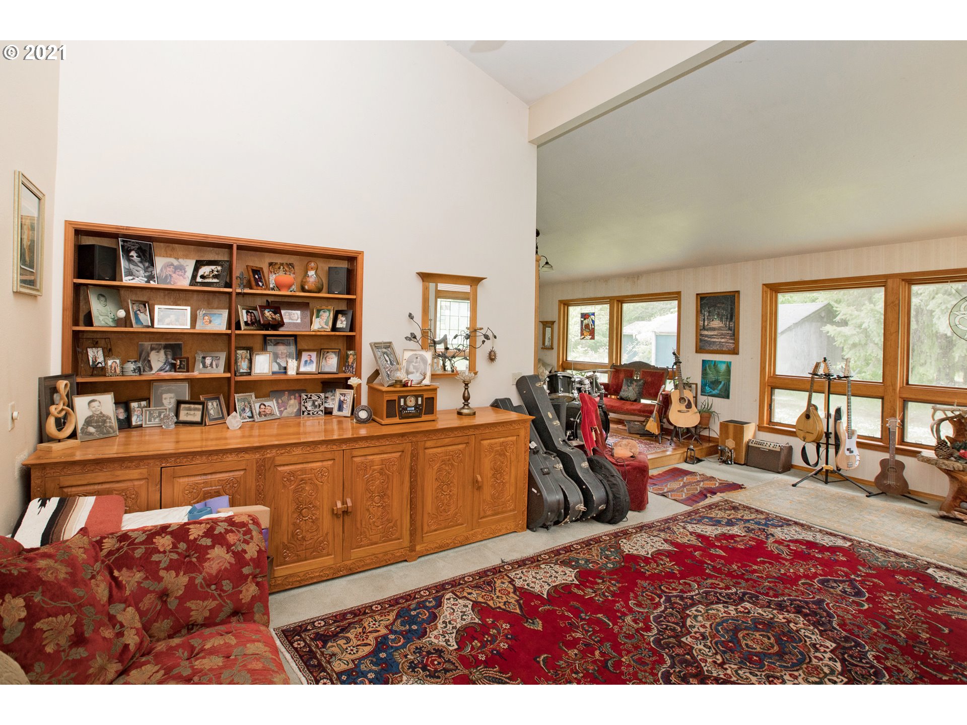 25630 Lawrence Road Junction City, OR 97448 - Photo 5 of 30 Gallery Image 5