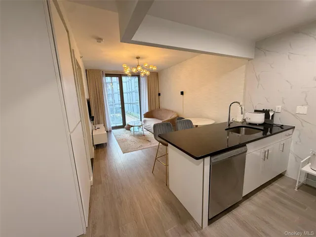 $2,750 | 144-27 Sanford Avenue, Unit 3J | Murray Hill - Flushing