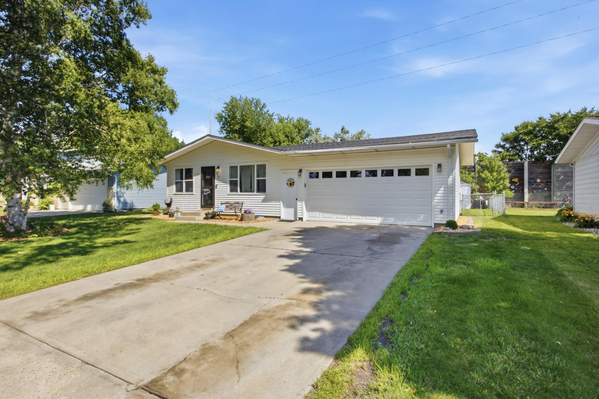 428 Brook Avenue Moorhead, MN 56560 - Photo 2 of 28