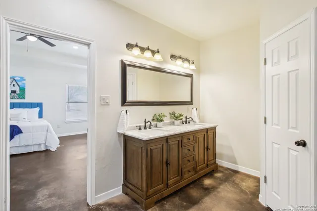 a view of empty room with windows