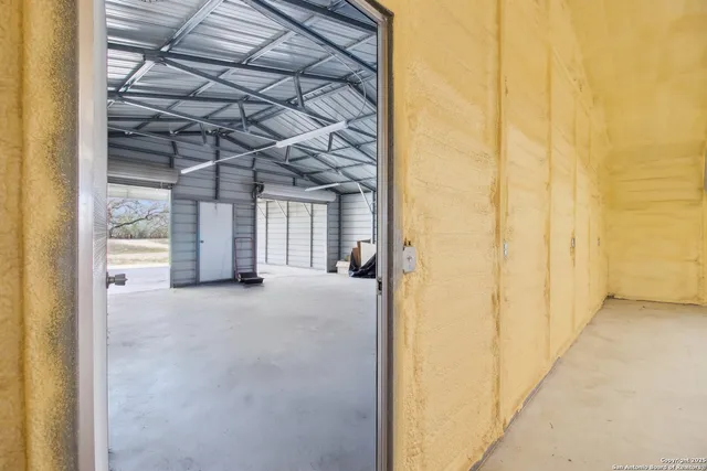 $499,900 | 1783 County Road 7711, Devine, TX 78016