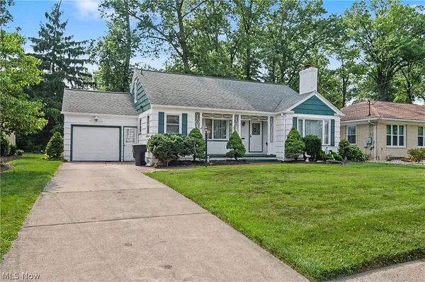 $189,500 | 631 Adelaide Avenue Northeast, Warren, OH 44483