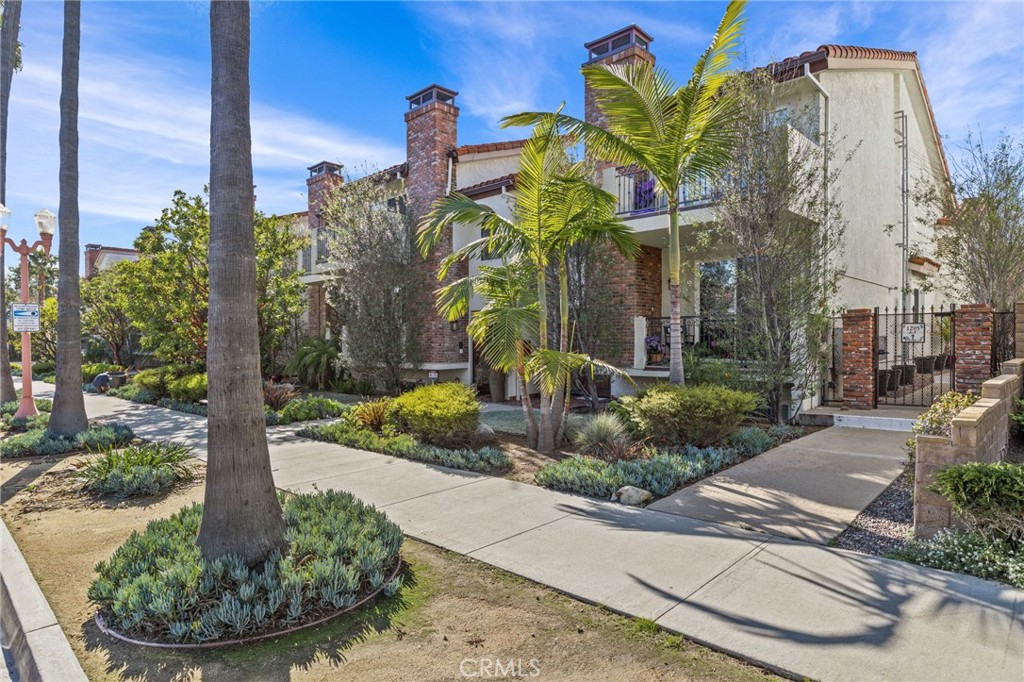 1205 South Catalina Ave Unit F  