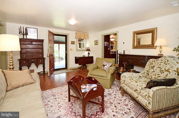 2312 Garrett Road White Hall, MD 21161 - Photo 4 of 20 Living Room