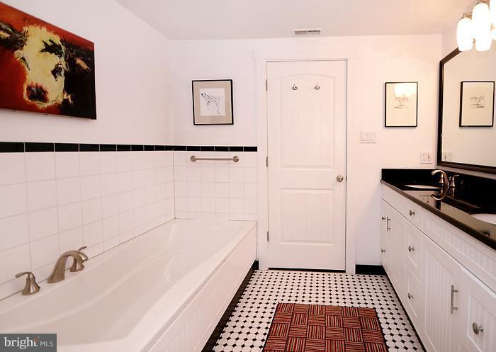 2312 Garrett Road White Hall, MD 21161 - Photo 10 of 20 Bath (Master)