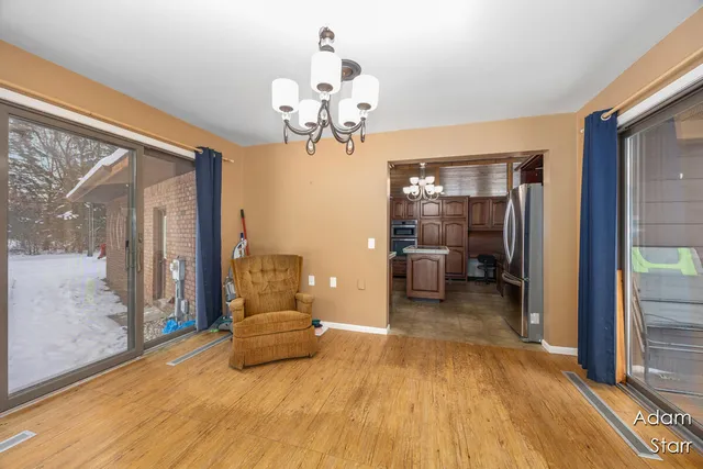 $469,900 | 945 60th Street Southwest, Wyoming, MI 49315