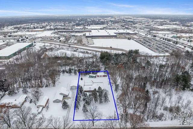 $469,900 | 945 60th Street Southwest, Wyoming, MI 49315