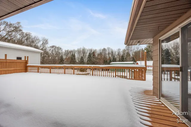 $469,900 | 945 60th Street Southwest, Wyoming, MI 49315