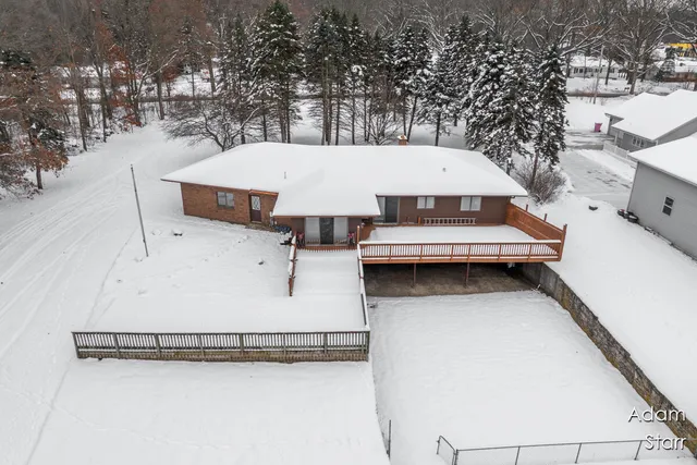 $469,900 | 945 60th Street Southwest, Wyoming, MI 49315