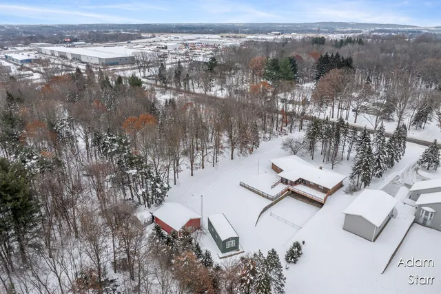 $469,900 | 945 60th Street Southwest, Wyoming, MI 49315