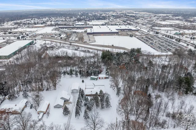 $469,900 | 945 60th Street Southwest, Wyoming, MI 49315