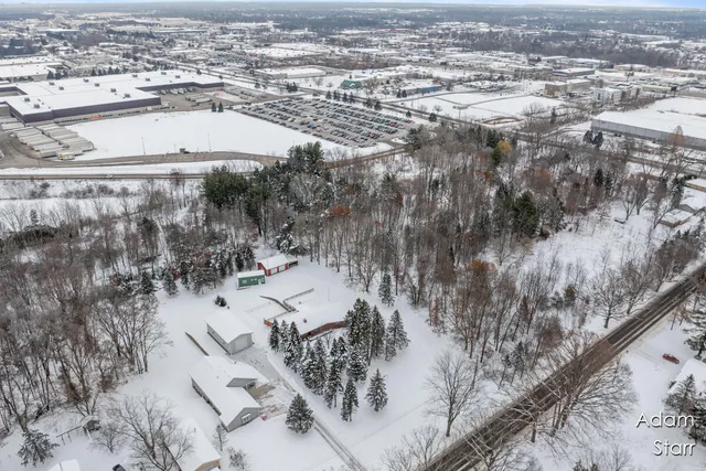 $469,900 | 945 60th Street Southwest, Wyoming, MI 49315