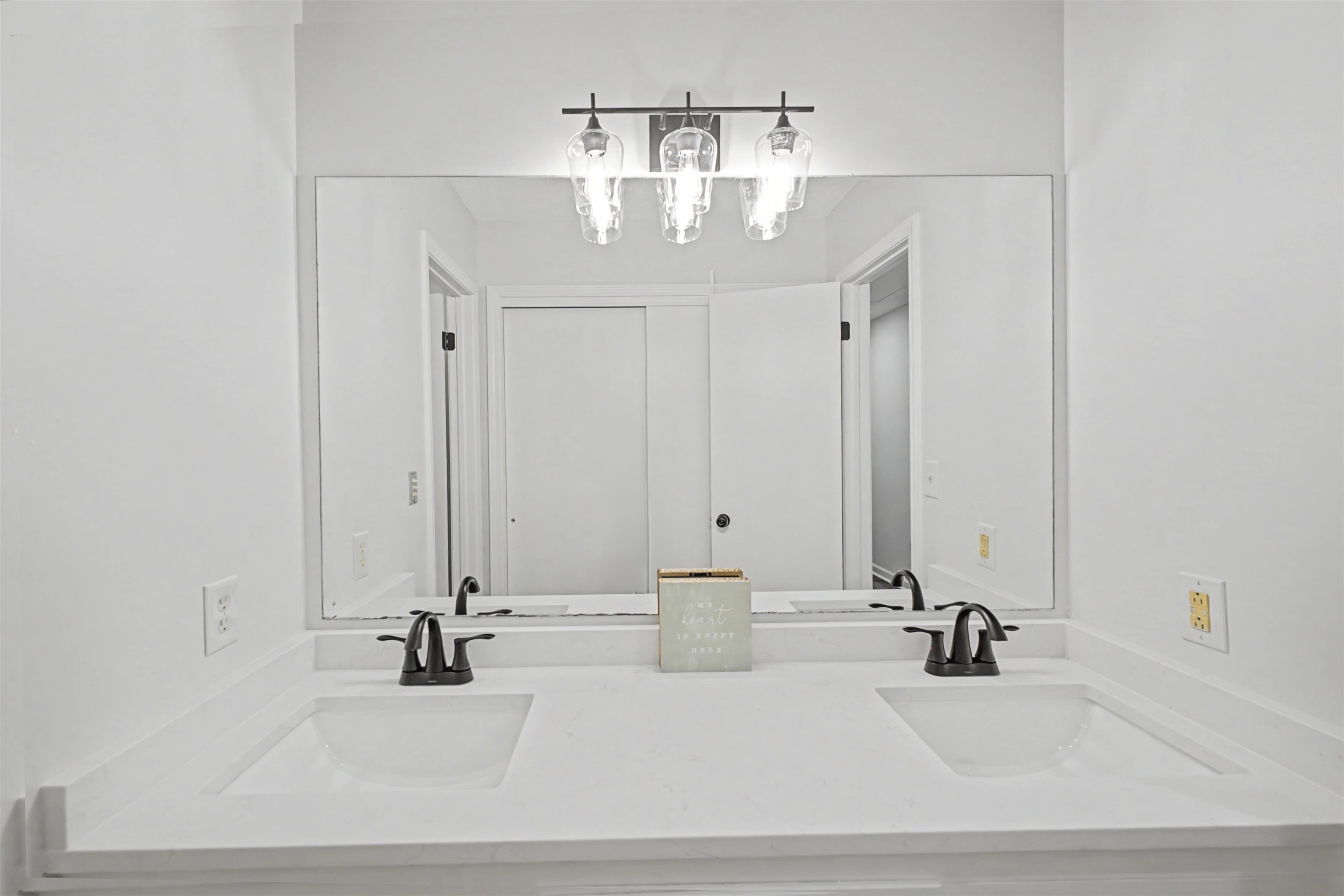 632 Cullum Road Munford, TN 38058 - Photo 31 of 38 Bathroom featuring double vanity