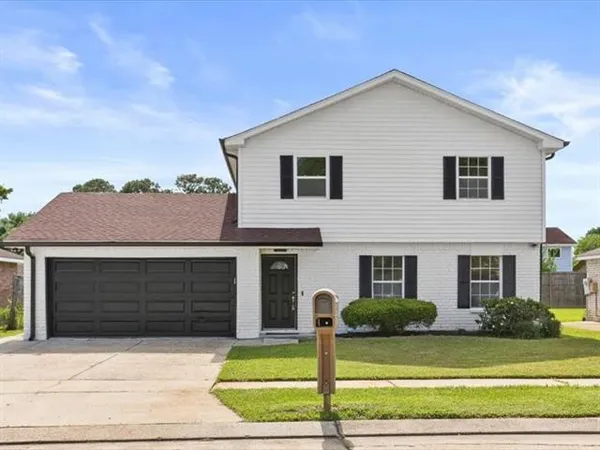 $254,900 | 2460 Paige Janette Drive, Harvey, LA 70058