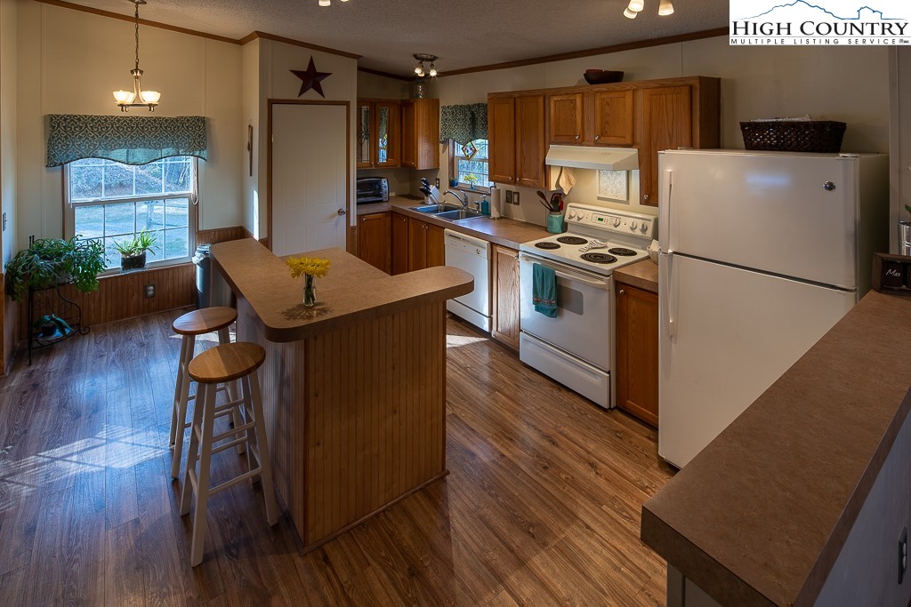 722 Rhymer Branch Road Deep Gap, NC 28618 - Photo 9 of 31 Gallery Image 9