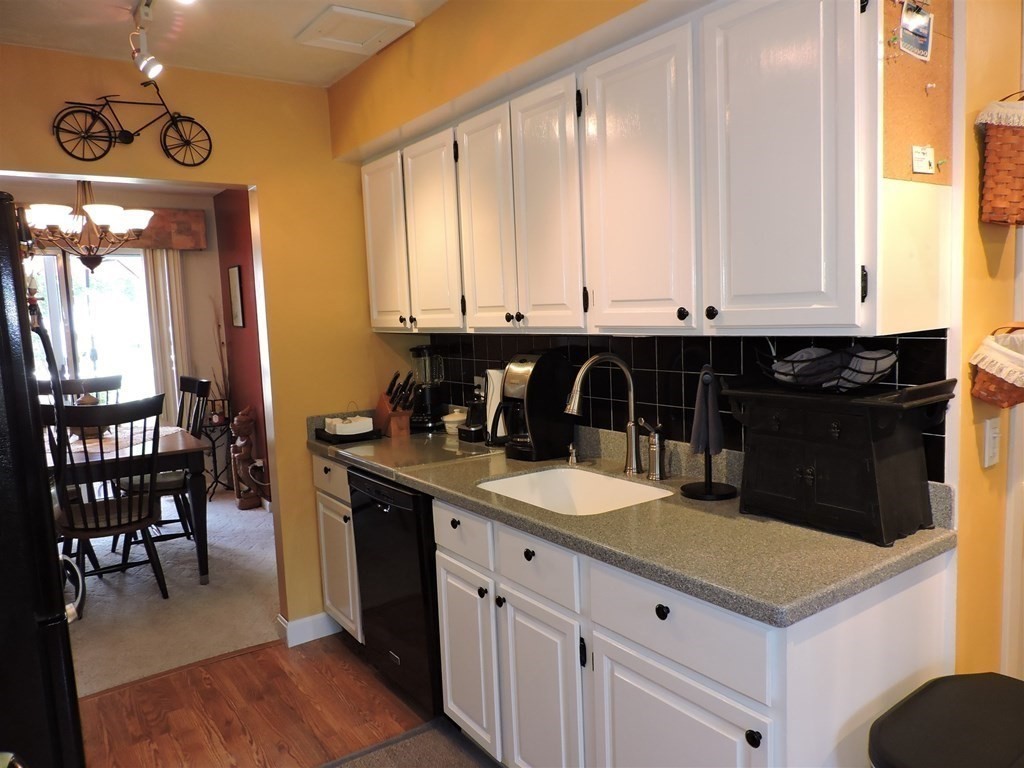 305 Beacon Park Road, Unit 305 Webster, MA 01570 - Photo 23 of 42 Gallery Image 23