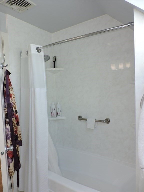 305 Beacon Park Road, Unit 305 Webster, MA 01570 - Photo 38 of 42 Gallery Image 38