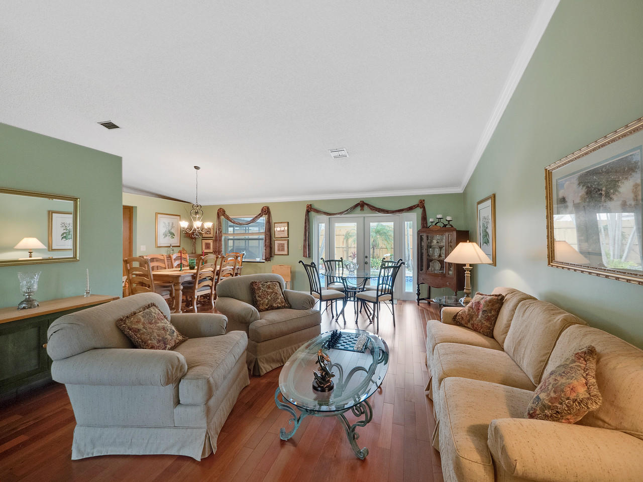 7830 Texas Trail Boca Raton, FL 33487 - Photo 4 of 15 Living room