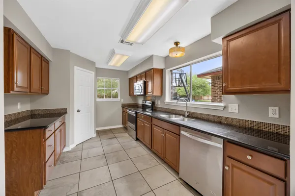 $275,000 | 4918 Edinston Place, Spring, TX 77388