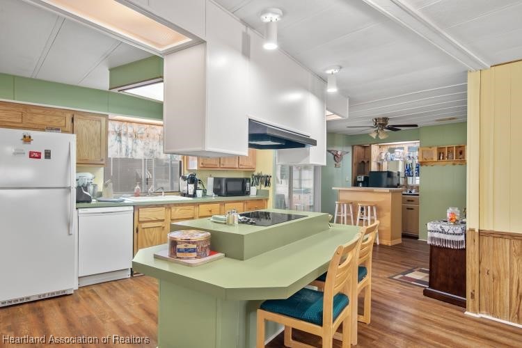 2209 Bahama Road Sebring, FL 33870 - Photo 6 of 47 KITCHEN