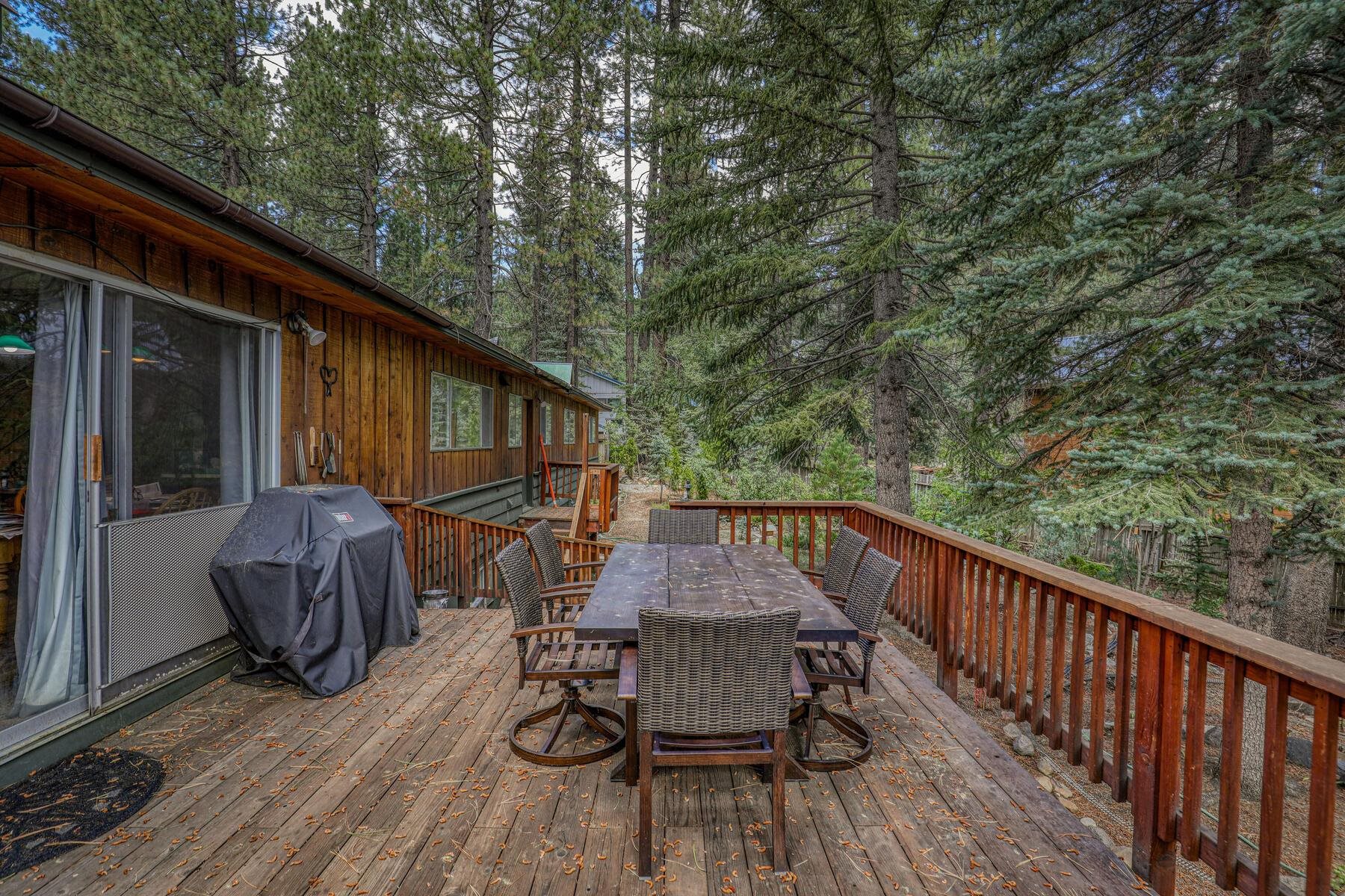 10191 Donner Trail Road Truckee, CA 96161 - Photo 20 of 21 a view of house with patio and wooden floor