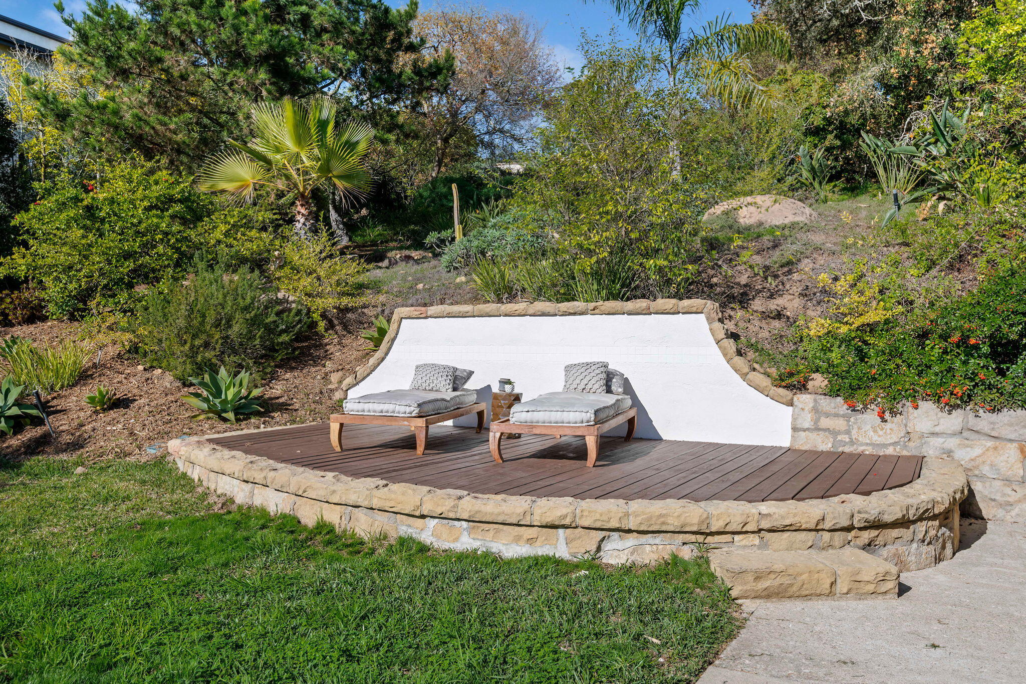 712 Arbolado Road Santa Barbara, CA 93103 - Photo 26 of 28 a view of a yard with table and chairs