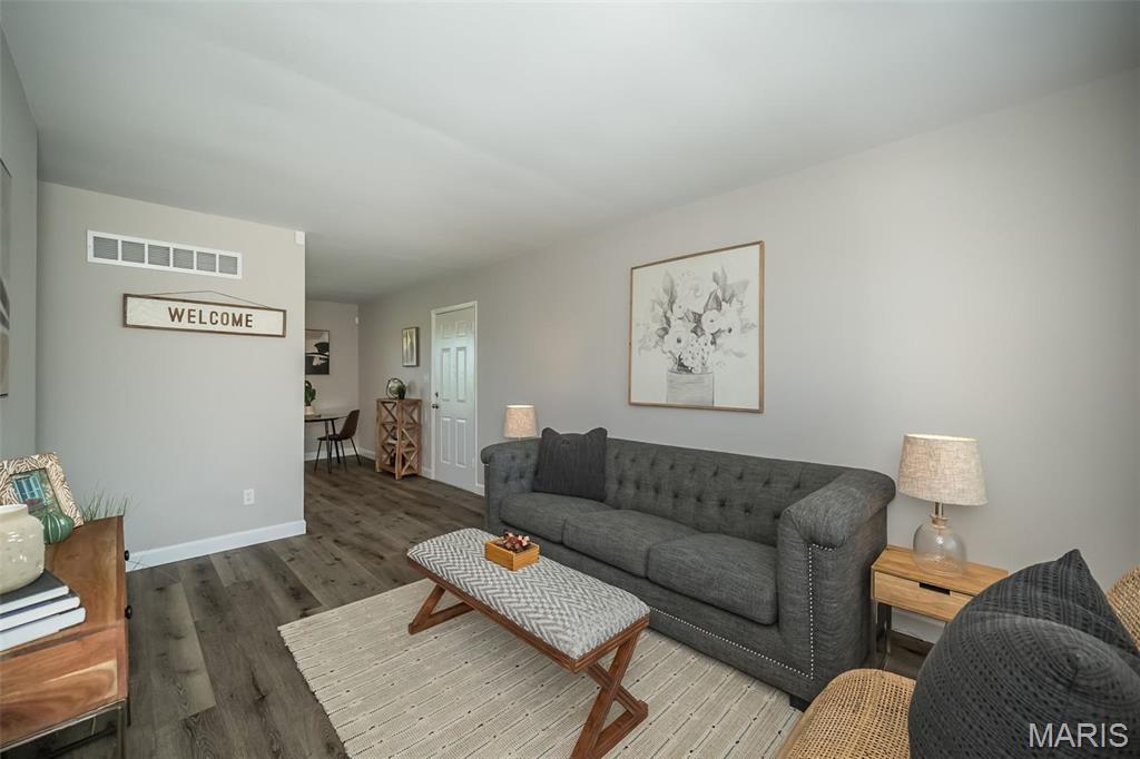 6753 Robbins Avenue St. Louis, MO 63133 - Photo 2 of 20