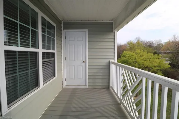 $1,295 | 3761 Holmes Creek Place, Unit 302, Winston-Salem, NC 27127