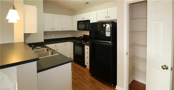 $1,295 | 3761 Holmes Creek Place, Unit 302, Winston-Salem, NC 27127