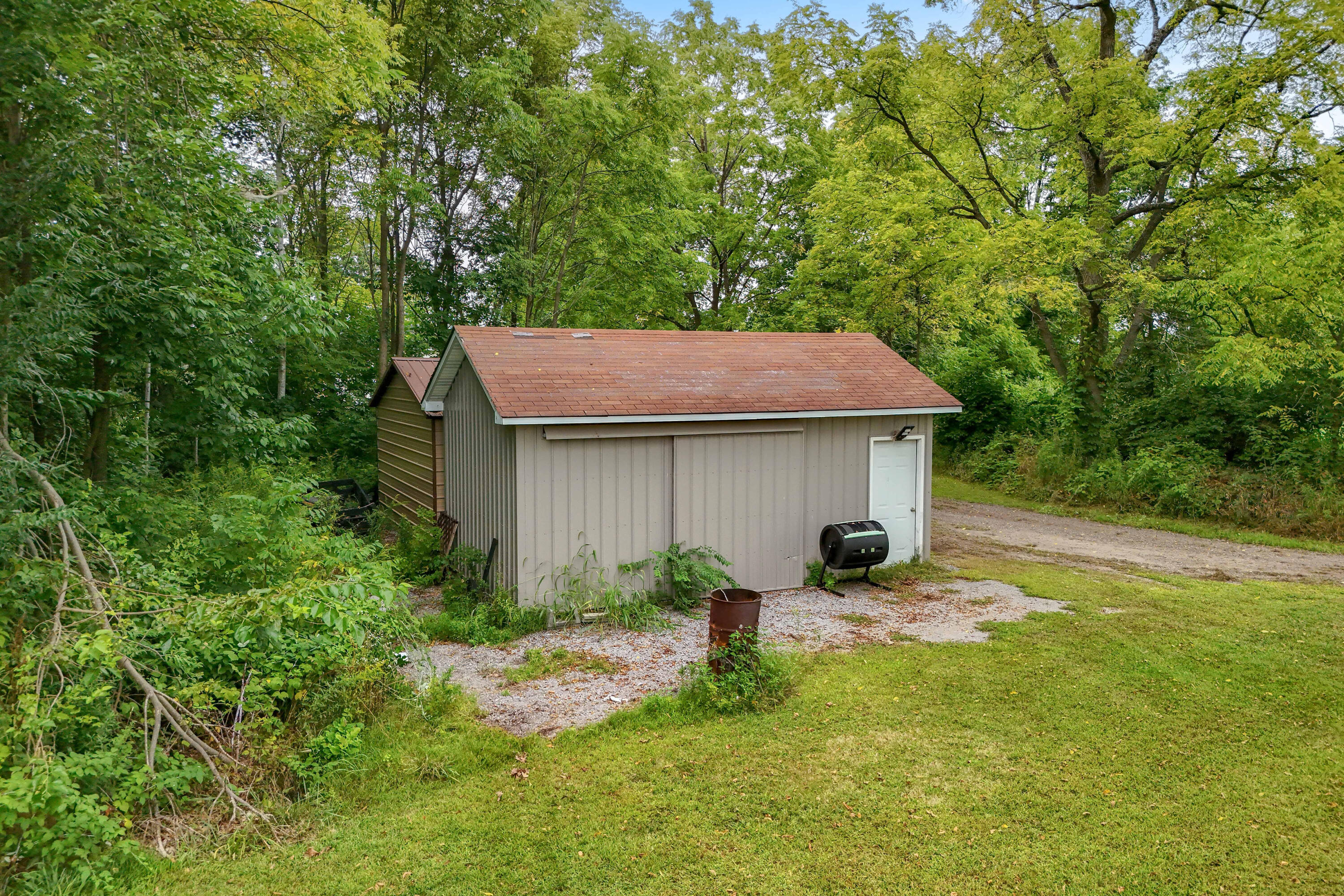 6017 Skuse Road Osseo, MI 49266 - Photo 24 of 37 21