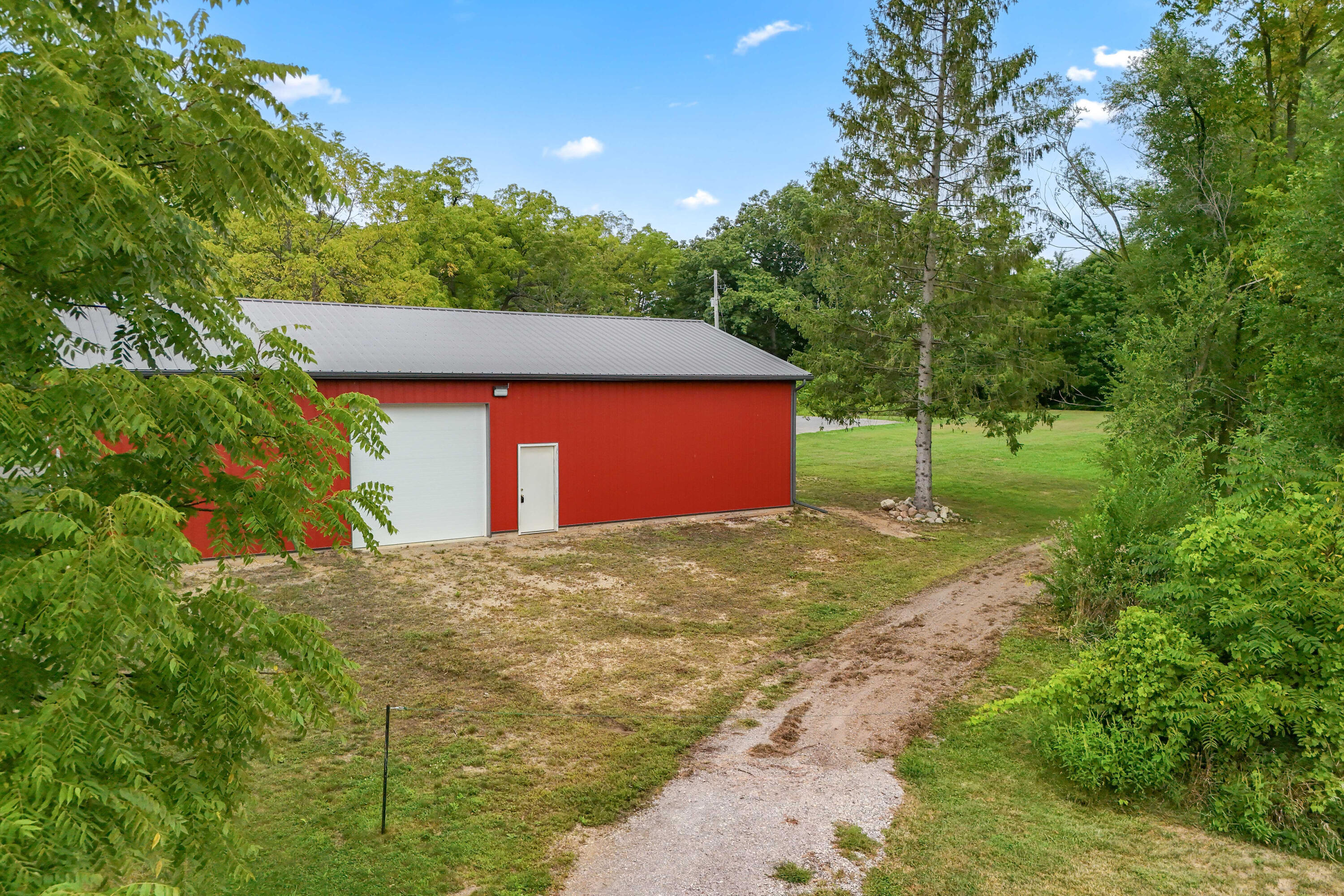 6017 Skuse Road Osseo, MI 49266 - Photo 9 of 37 15