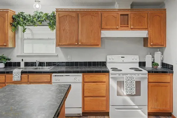 $399,000 | 9747 Mathieu Drive, Oil City, LA 71061