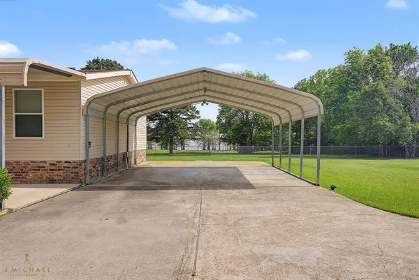 $399,000 | 9747 Mathieu Drive, Oil City, LA 71061