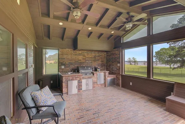 $399,000 | 9747 Mathieu Drive, Oil City, LA 71061