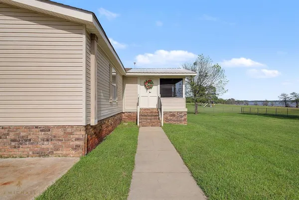 $399,000 | 9747 Mathieu Drive, Oil City, LA 71061
