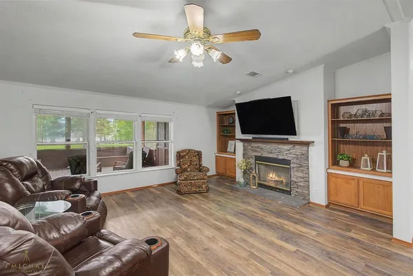 $399,000 | 9747 Mathieu Drive, Oil City, LA 71061