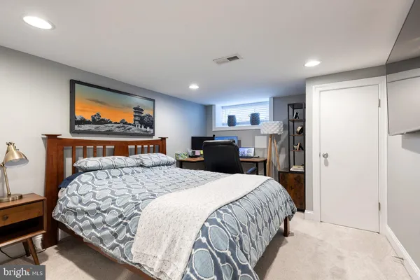 $3,200 | 8 South Potomac Street, Baltimore, MD 21224