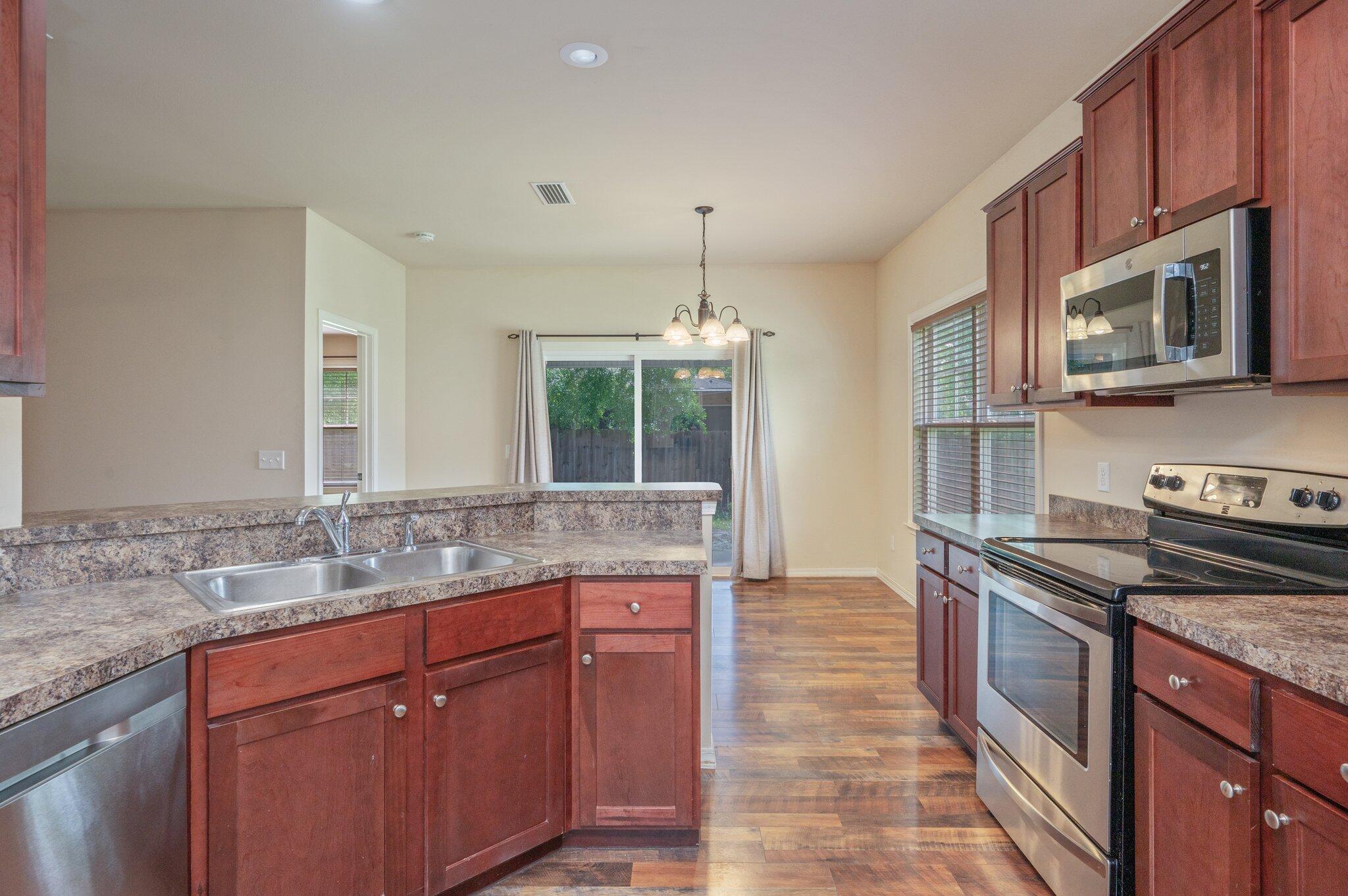 646 Hunters Ridge Road DeFuniak Springs, FL 32433 - Photo 14 of 38 15-web-or-mls-646-hunters-ridge-rd