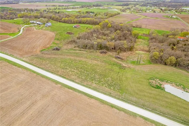 $190,000 | 7830 Barkertown Road, Odessa, MO 64076