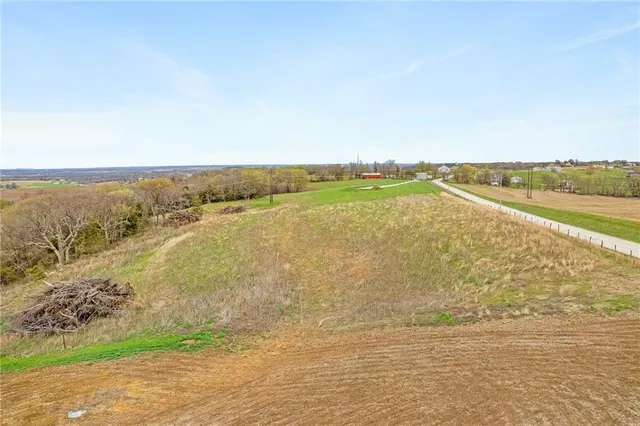 $190,000 | 7830 Barkertown Road, Odessa, MO 64076