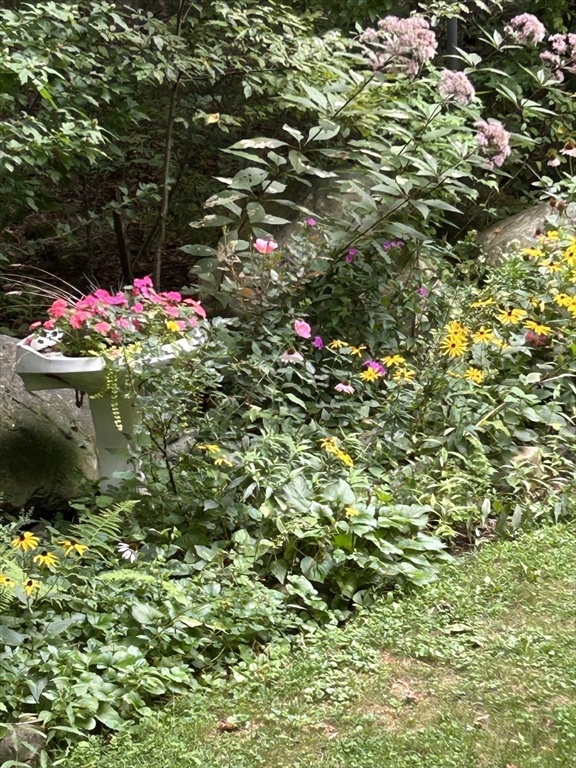 32 Woodchuck Hollow Road Tolland, MA 01034 - Photo 23 of 41